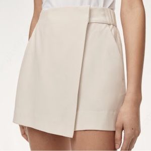 (SOLD ON FB) ARITZIA BABATON Hikaru Skort